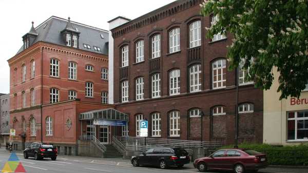 Foto des Gebäudes. Foto des Gebäudes.