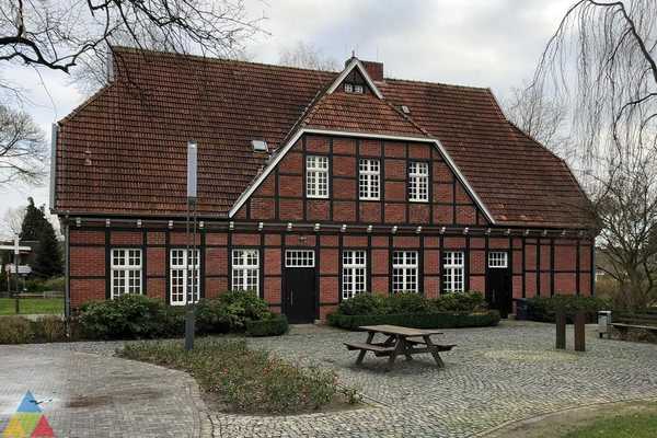 Foto des Gebäudes. Foto des Gebäudes.