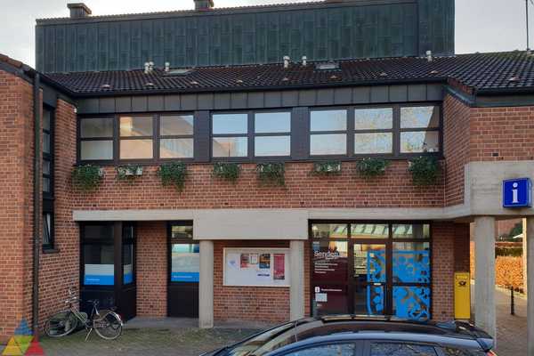 Foto des Gebäudes. Foto des Gebäudes.