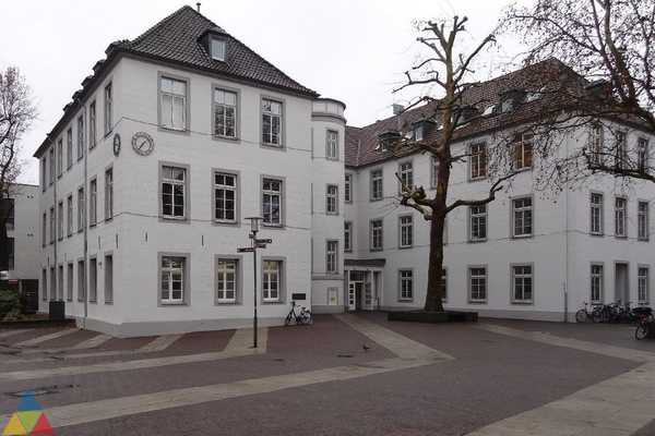 Foto des Gebäudes. Foto des Gebäudes.