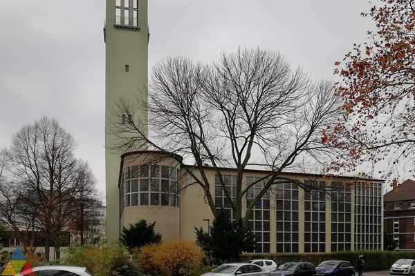 Foto des Gebäudes. Foto des Gebäudes.