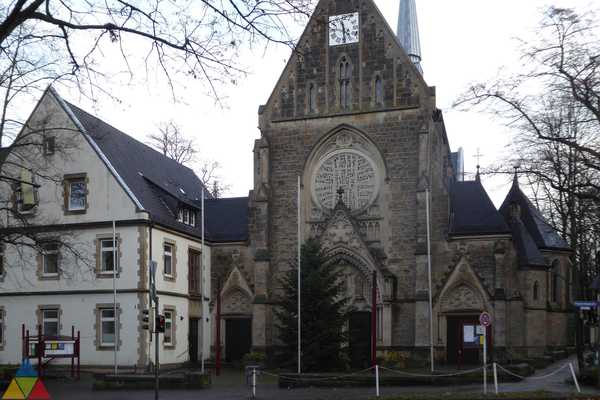 Foto des Gebäudes. Foto des Gebäudes.