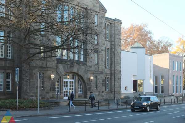 Foto des Gebäudes. Foto des Gebäudes.