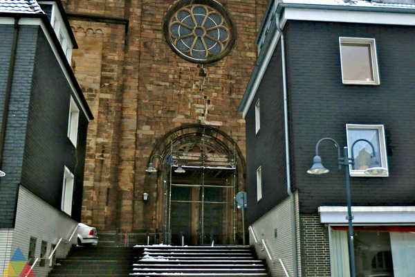 Foto des Gebäudes. Foto des Gebäudes.