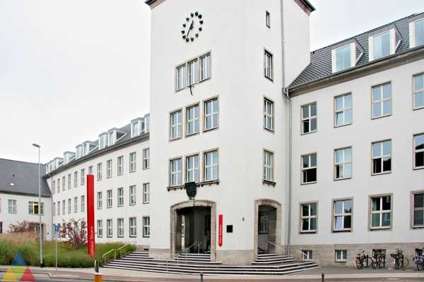 Foto des Gebäudes. Foto des Gebäudes.