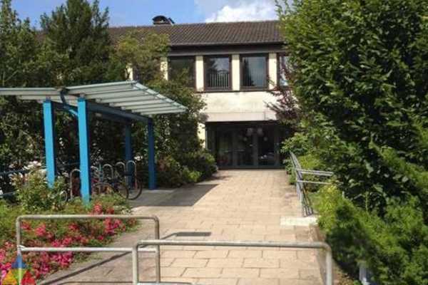 Foto des Gebäudes. Foto des Gebäudes.