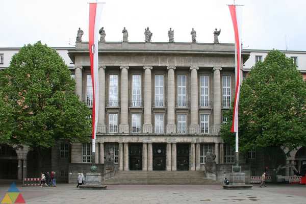 Foto des Gebäudes. Foto des Gebäudes.