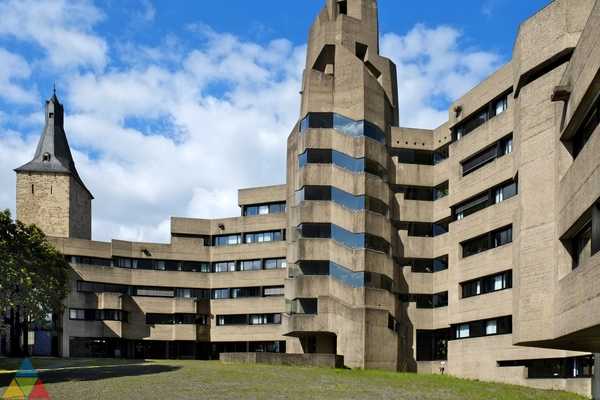 Foto des Gebäudes. Foto des Gebäudes.