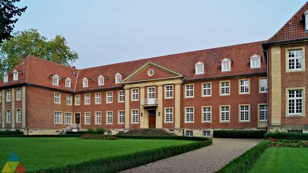 Foto des Gebäudes. Foto des Gebäudes.