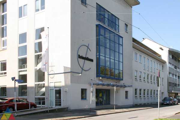 Foto des Gebäudes. Foto des Gebäudes.