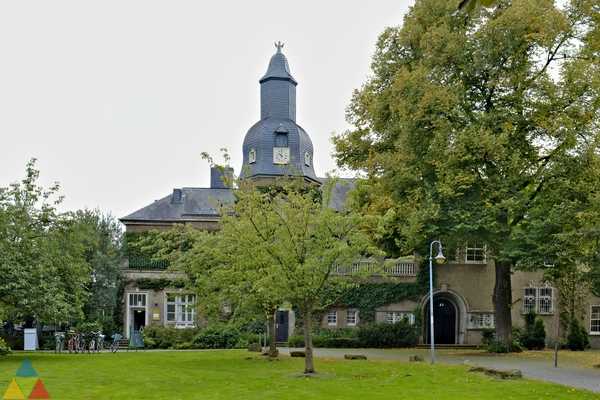 Foto des Gebäudes. Foto des Gebäudes.