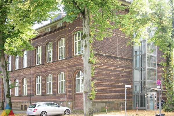 Foto des Gebäudes. Foto des Gebäudes.