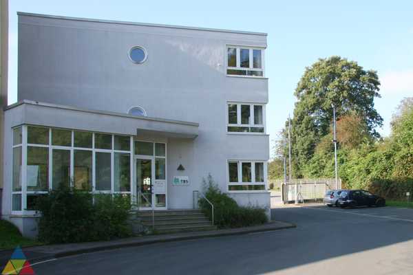 Foto des Gebäudes. Foto des Gebäudes.