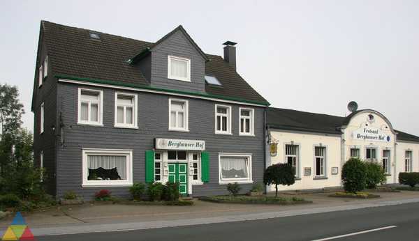 Foto des Gebäudes. Foto des Gebäudes.