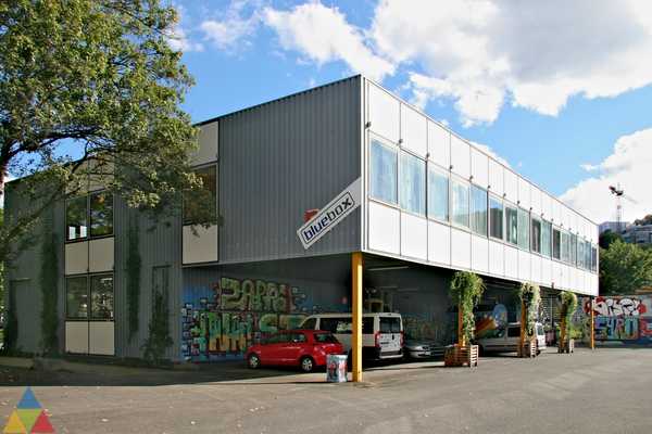 Foto des Gebäudes. Foto des Gebäudes.