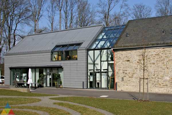 Foto des Gebäudes. Foto des Gebäudes.