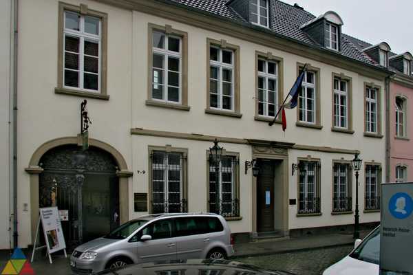 Foto des Gebäudes. Foto des Gebäudes.