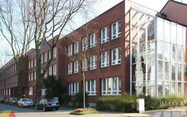 Foto des Gebäudes. Foto des Gebäudes.