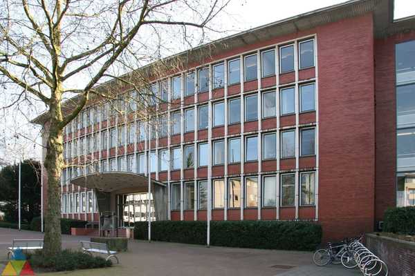 Foto des Gebäudes. Foto des Gebäudes.