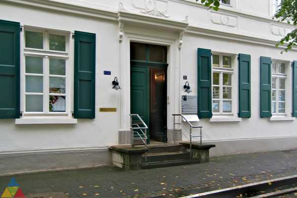 Foto des Gebäudes. Foto des Gebäudes.