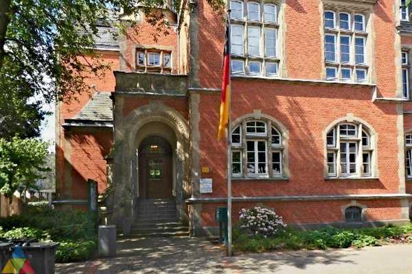 Foto des Gebäudes. Foto des Gebäudes.