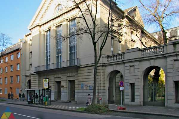 Foto des Gebäudes. Foto des Gebäudes.