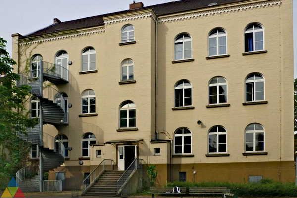 Foto des Gebäudes. Foto des Gebäudes.