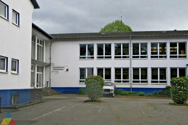 Foto des Gebäudes. Foto des Gebäudes.