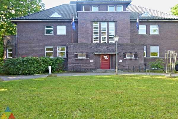 Foto des Gebäudes. Foto des Gebäudes.