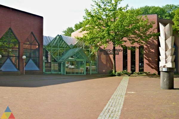 Foto des Gebäudes. Foto des Gebäudes.