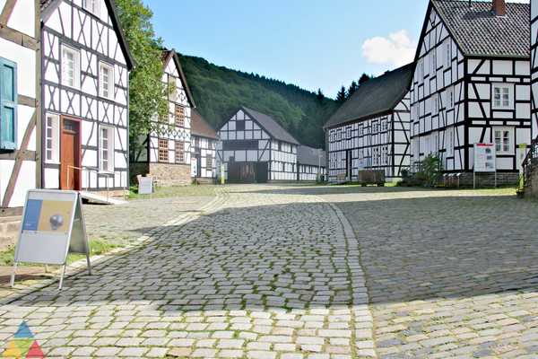 Foto des Gebäudes. Foto des Gebäudes.