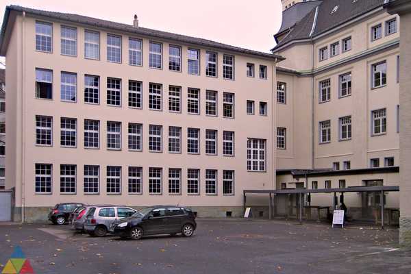 Foto des Gebäudes. Foto des Gebäudes.