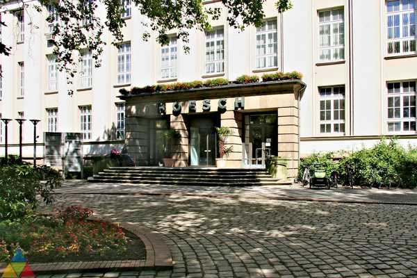 Foto des Gebäudes. Foto des Gebäudes.