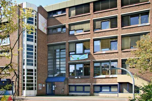 Foto des Gebäudes. Foto des Gebäudes.