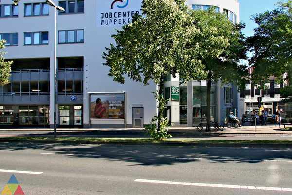 Foto des Gebäudes. Foto des Gebäudes.