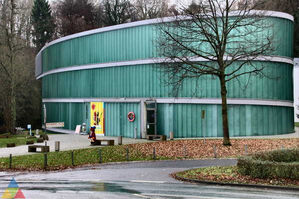 Foto des Gebäudes. Foto des Gebäudes.