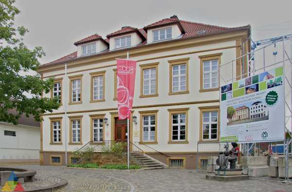 Foto des Gebäudes. Foto des Gebäudes.