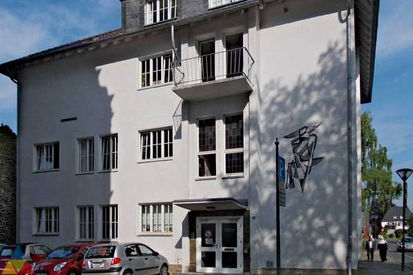 Foto des Gebäudes. Foto des Gebäudes.