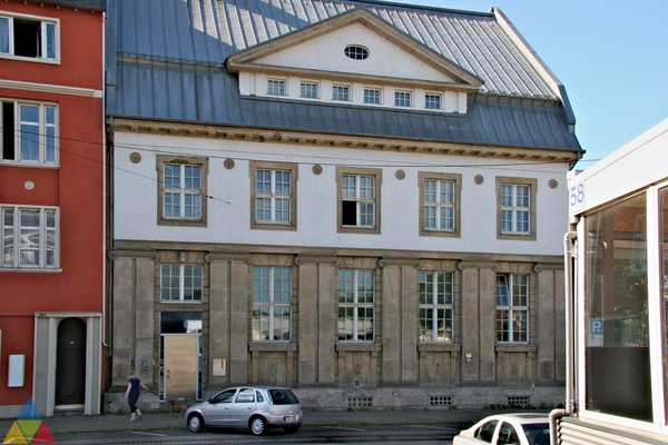 Foto des Gebäudes. Foto des Gebäudes.