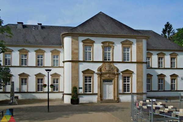 Foto des Gebäudes. Foto des Gebäudes.