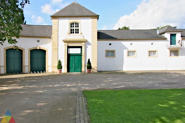 Foto des Gebäudes. Foto des Gebäudes.