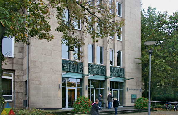 Foto des Gebäudes. Foto des Gebäudes.