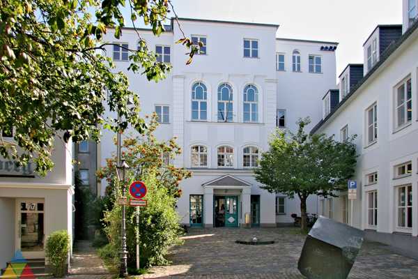 Foto des Gebäudes. Foto des Gebäudes.