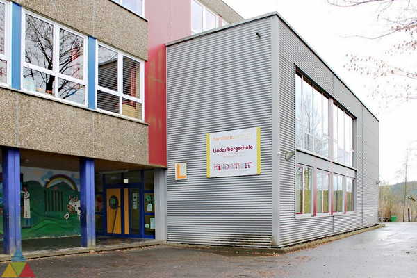 Foto des Gebäudes. Foto des Gebäudes.