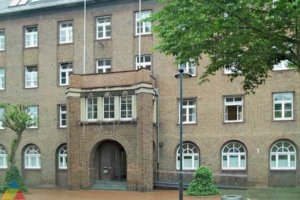 Foto des Gebäudes. Foto des Gebäudes.