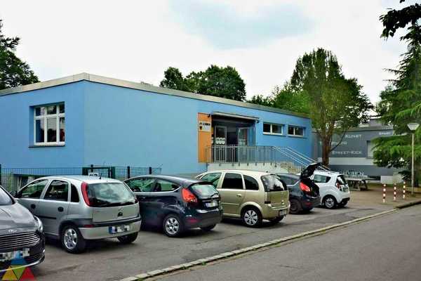 Foto des Gebäudes. Foto des Gebäudes.