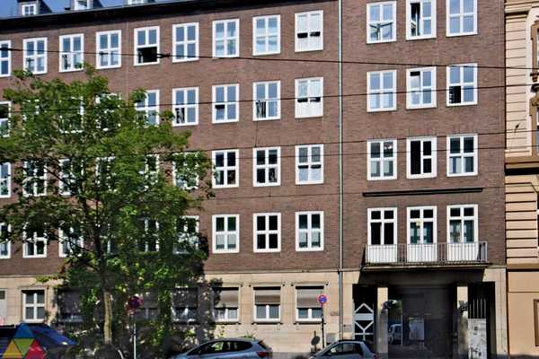 Foto des Gebäudes. Foto des Gebäudes.