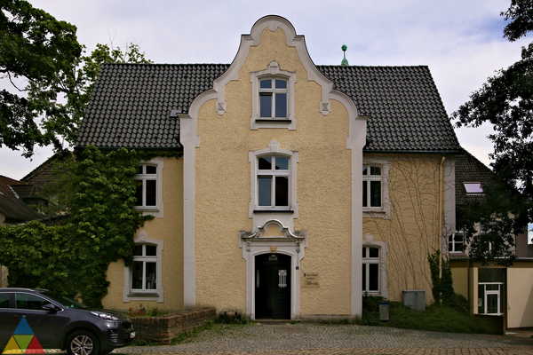 Foto des Gebäudes. Foto des Gebäudes.