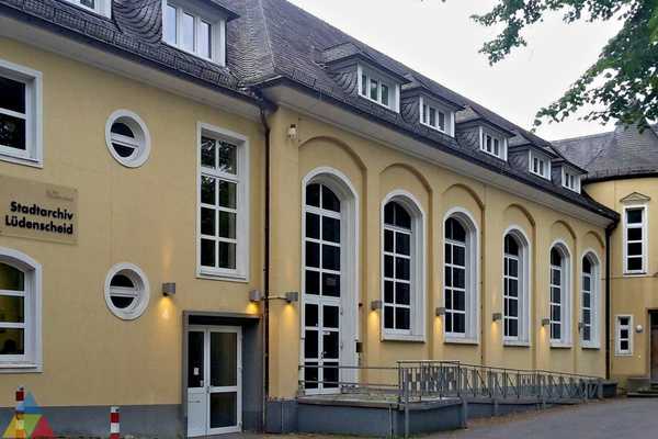 Foto des Gebäudes. Foto des Gebäudes.