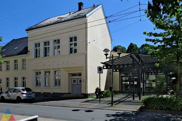 Foto des Gebäudes. Foto des Gebäudes.